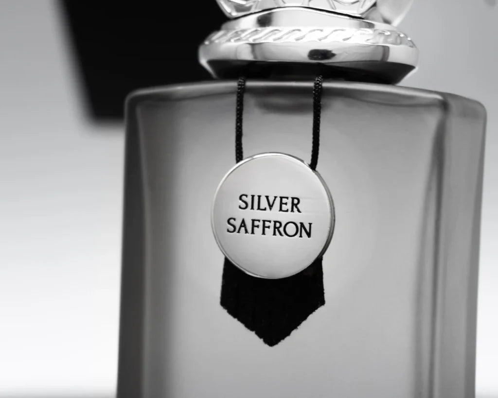 The Orientalist Silver Saffron - dettaglio della placca del flacone