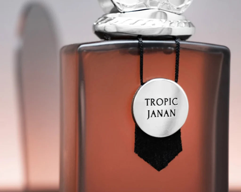 The Orientalist Tropic Janan - dettaglio della placca del flacone